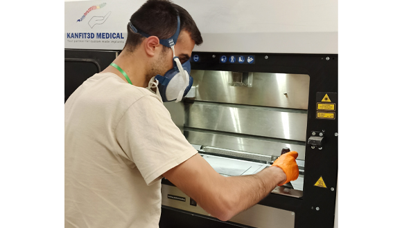 3D printing procedure and operating SLM machines. Photo: Antonios Dimopoulos