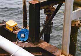 Fig.7. Inspection of offshore risers in Lake Maracaibo 