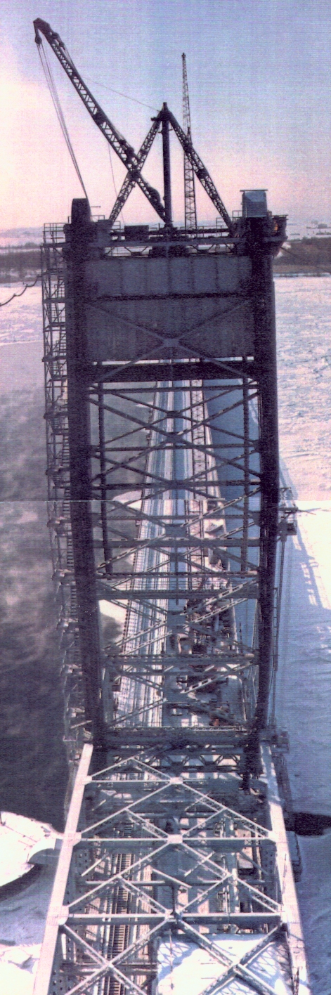 Composite photograph showing SE and NE towers. The broken shaft and sheave have not yet been taken down.