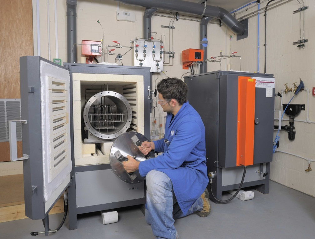 High temperature test facility assesses material performance in hydrogen chloride environments