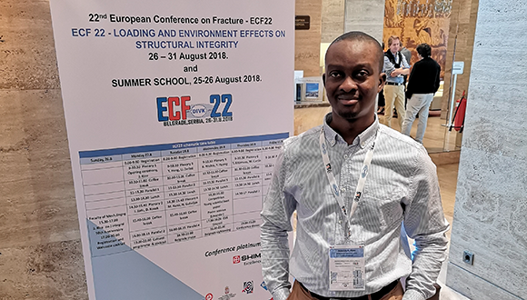 Aderinkola presenting his research at the European Conference on Fracture. Photo: Aderinkola Alabi