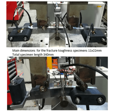 Figure 2. Experimental setup for validating the AE method using customised fracture toughness testing SENB specimens