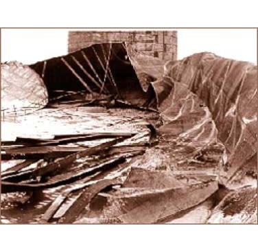 Figure 11. Fawley crude oil storage tank failure