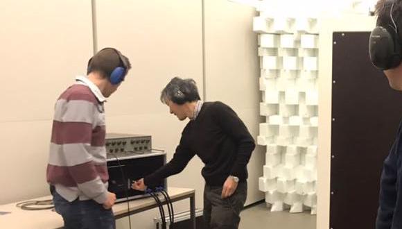 Readings being taken during HEGEL system laboratory trials at Fraunhofer IBP in Stuttgart