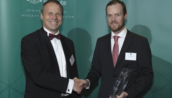 Jeroen receiving his award from TWI's Research Director Paul Woollin at the Annual Awards' Ceremony on 2 July 2019. 