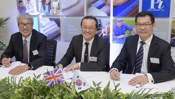 Signing the Memorandum of Understanding
