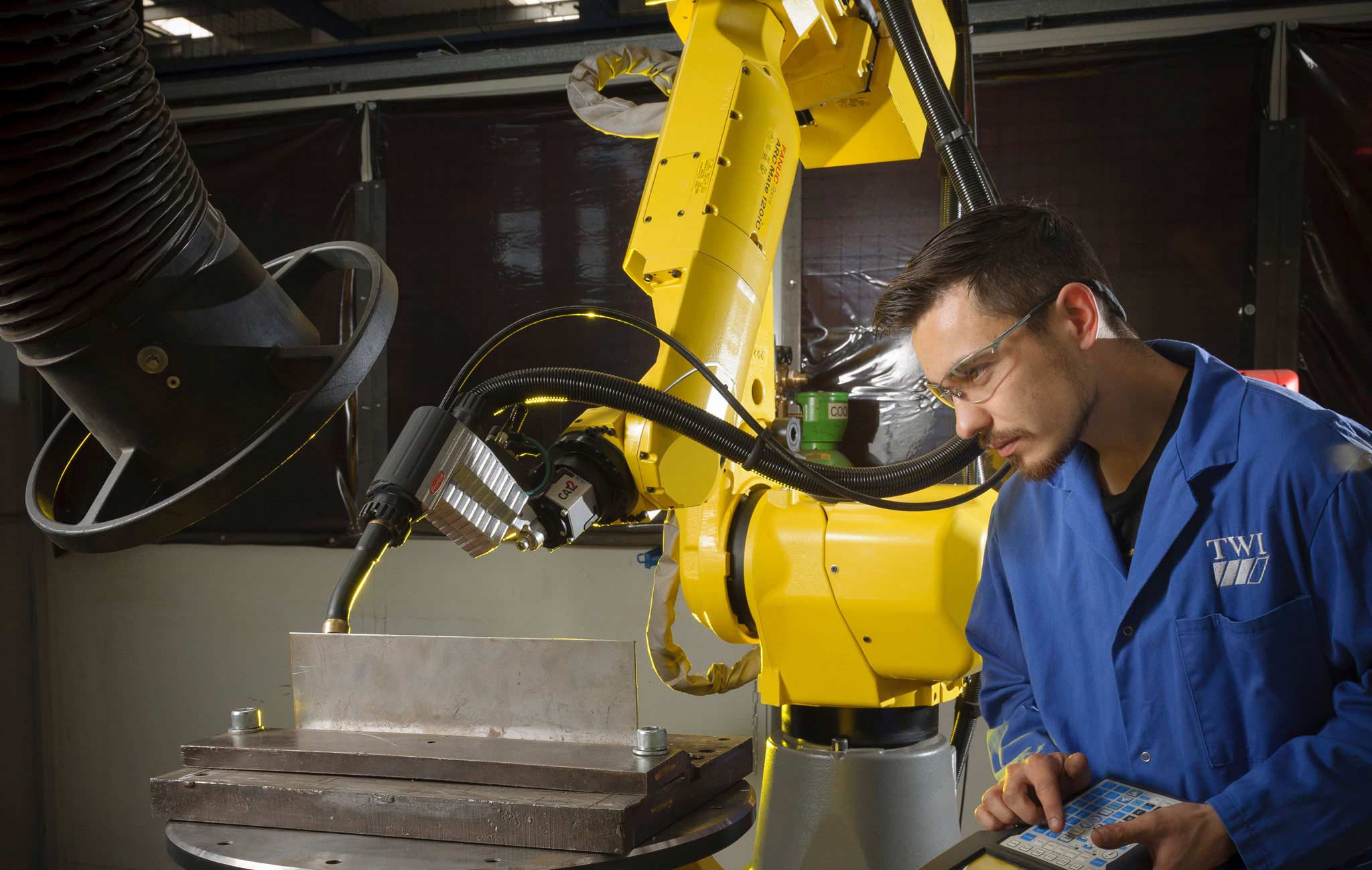 What are the mains supply requirements for arc welding? TWI