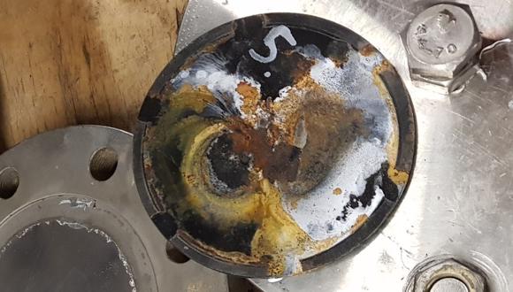 Low carbon steel disc severely corroded once exposed to geothermal environment