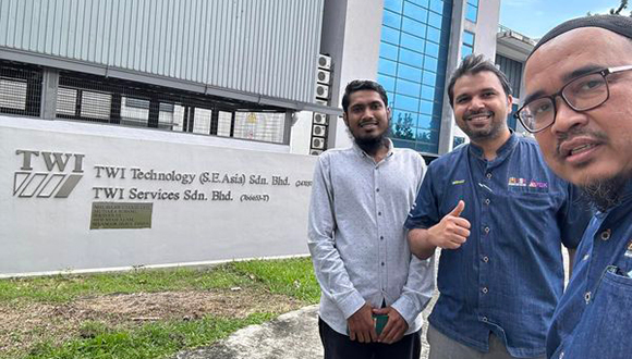 Ansari Emaad Iftekar (left) visiting TWI SEA. Photo: TWI SEA