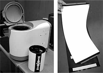 Fig. 2. The Imaging Plate Scanner & Imaging Plate (IP) 