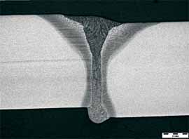 Fig. 4. Cross-section through a hybrid weld made over a joint with 0.8mm of mismatch, focusing the laser 2mm below the top of the root face 