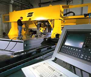 Fig.4 DanStir in Copenhagen (Denmark) uses a CNC controlled ESAB SuperStir TM machine with a work area of 15 x 3 x 1m