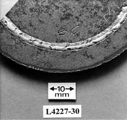 Fig. 6. Melt run produced in helium environment at a pressure of 500bar at 2.6kW with a welding speed of 0.6m/min