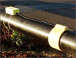 Fig.10. Teletest Perm-A-Mount tool mounted on a pipeline 