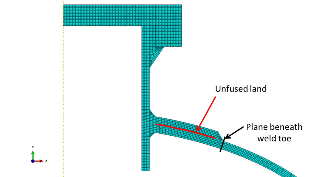Figure 3 Unfused land between the compensation plate and semi-elliptical head at manway 