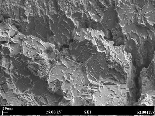 Figure 2 Fracture face of pipe specimen A-03, [H]=6ppm, tested at 0.30mm/hr