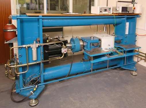 Figure 2. A 600kN fatigue endurance test machine equipped with a PVDF environmental chamber
