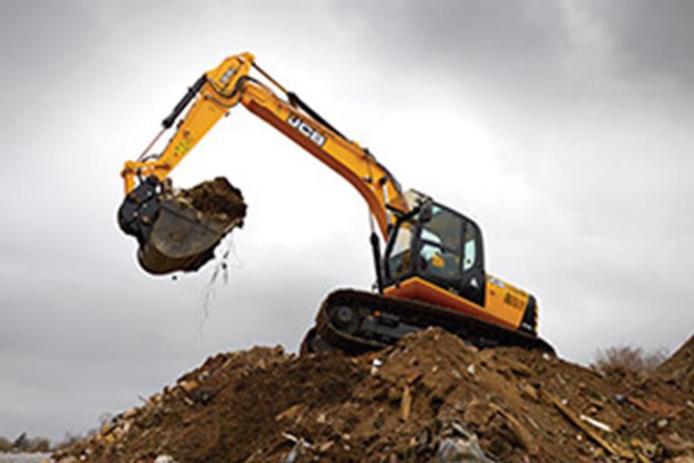 A 20-tonne JCB JS-190 Tracked Excavator, in action